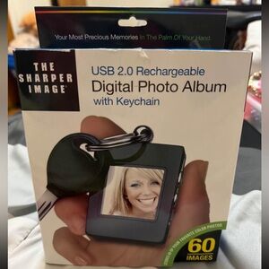 Sharper Image USB Rechargeable Digital Photo Album Keychain